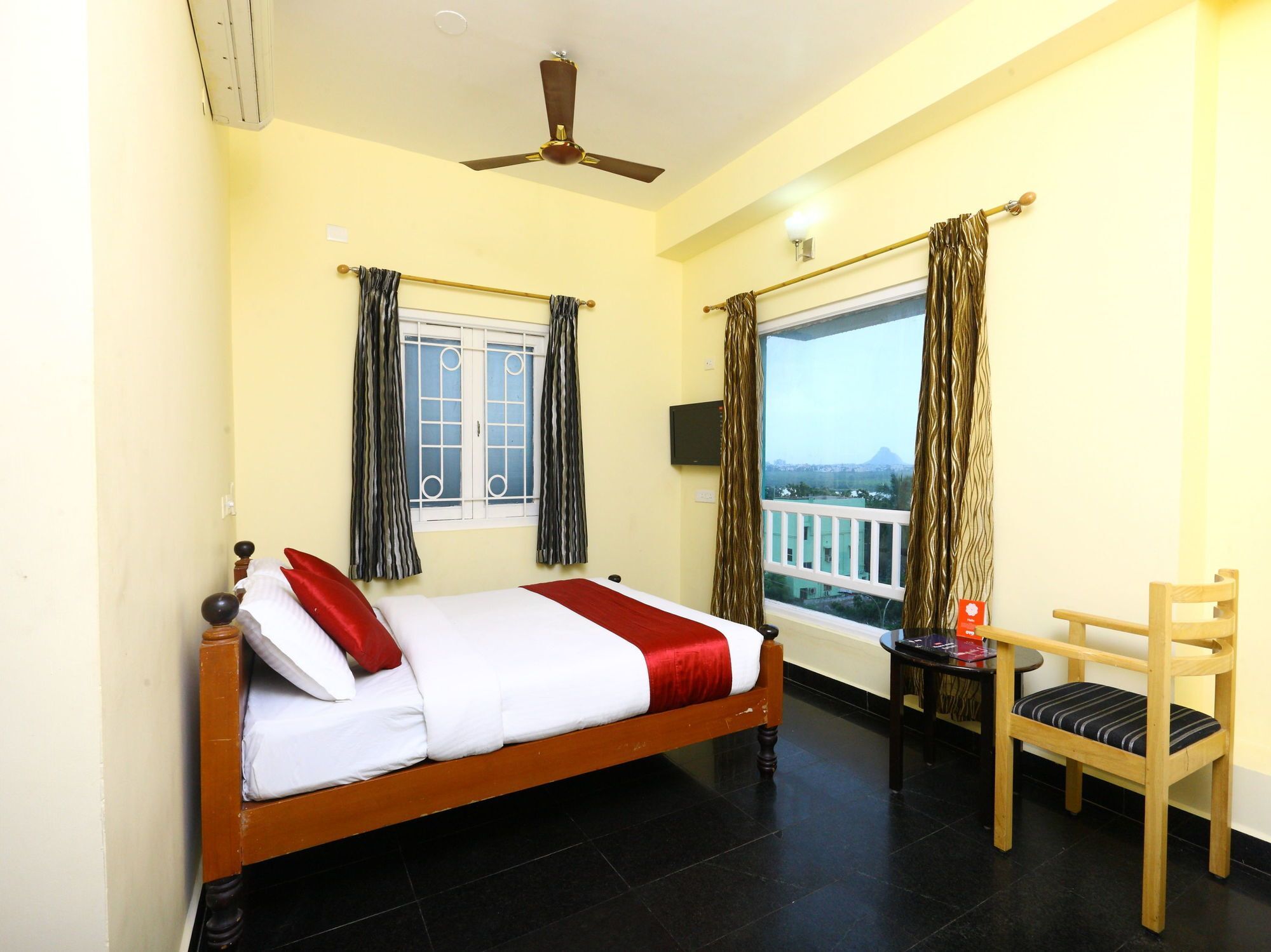 Oyo 10630 Hotel Nano Turf Madurai Dış mekan fotoğraf